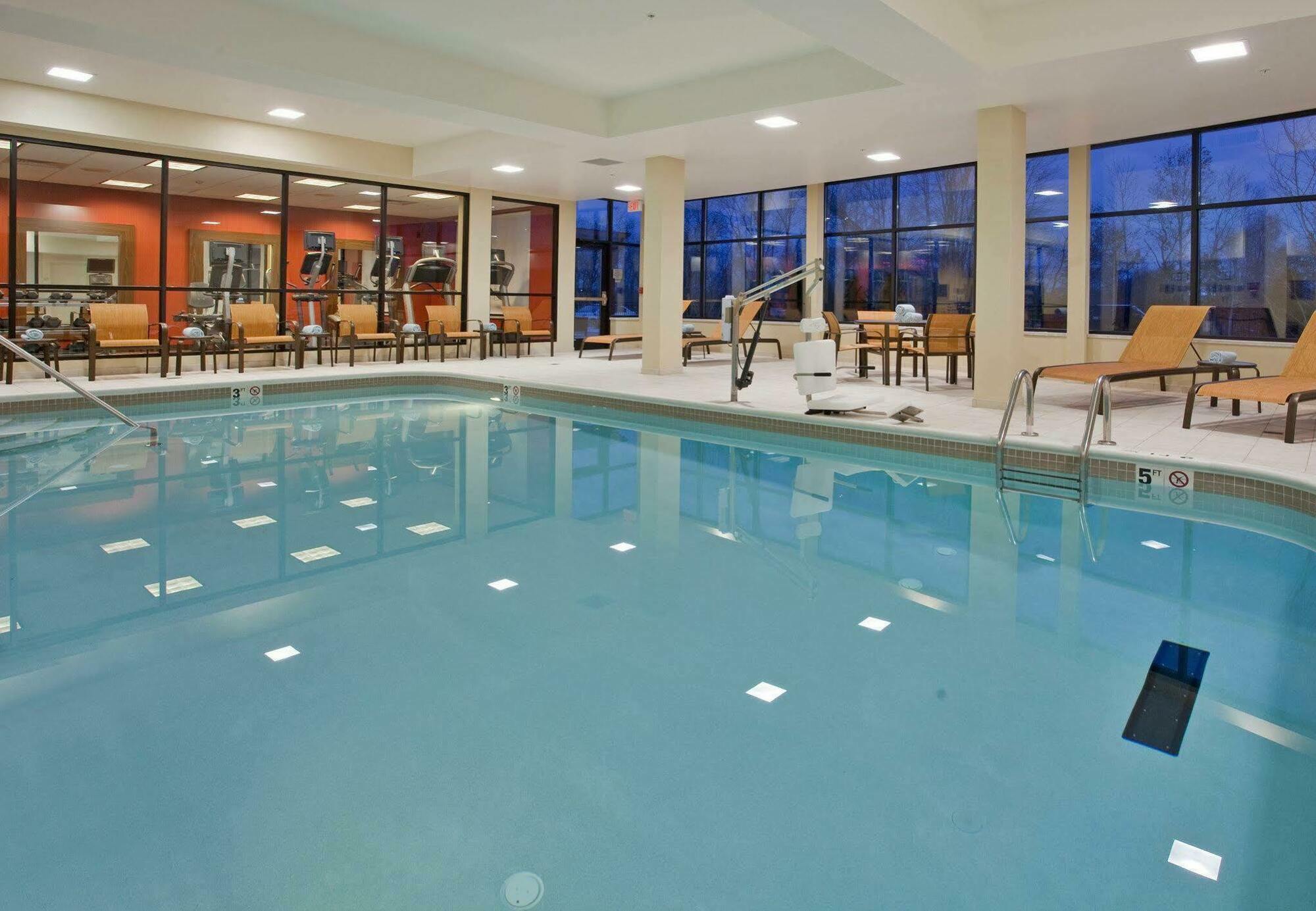 Courtyard By Marriott Pittsburgh North/Cranberry Woods Hotel Cranberry Township Ngoại thất bức ảnh